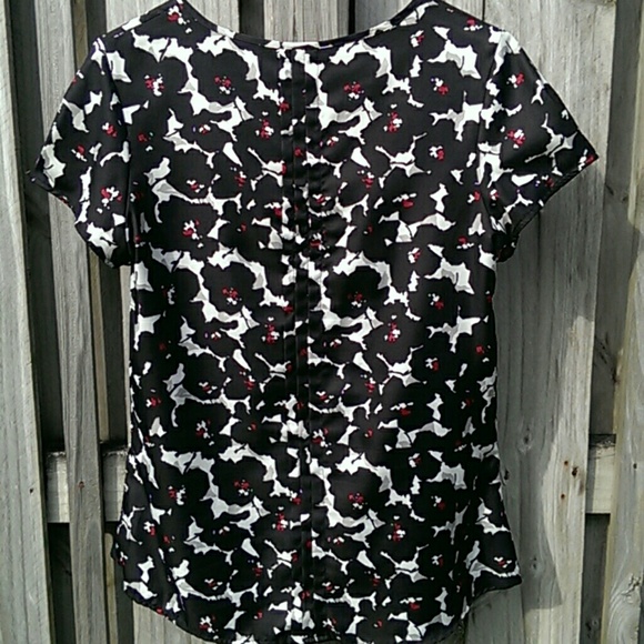 Cute Pattern blouse - Picture 3 of 3