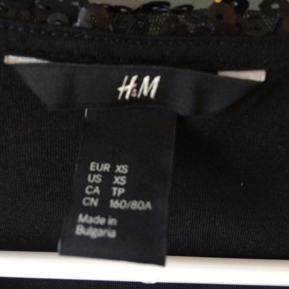 🔴SOLD🔴 Black sequin top - Picture 4 of 4