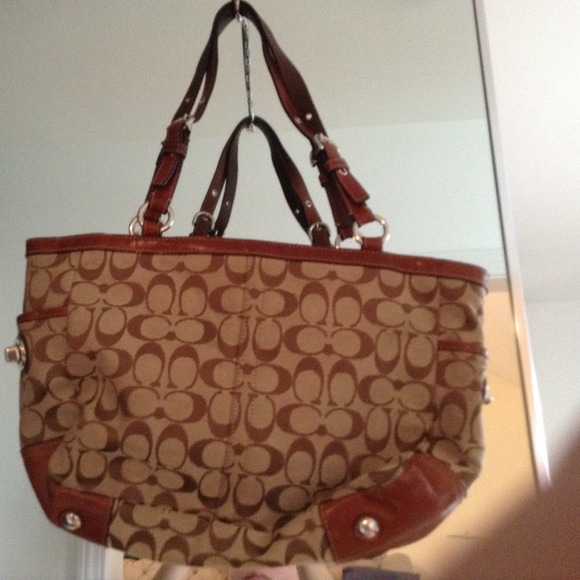 Coach purse - Picture 2 of 3