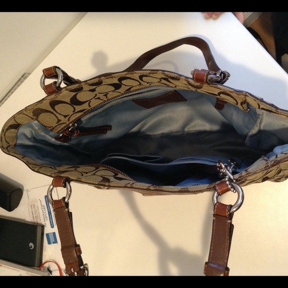 Coach purse - Picture 3 of 3