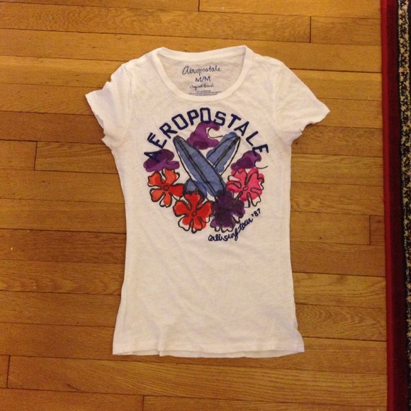 SOLD - Aeropostale white graphic tee