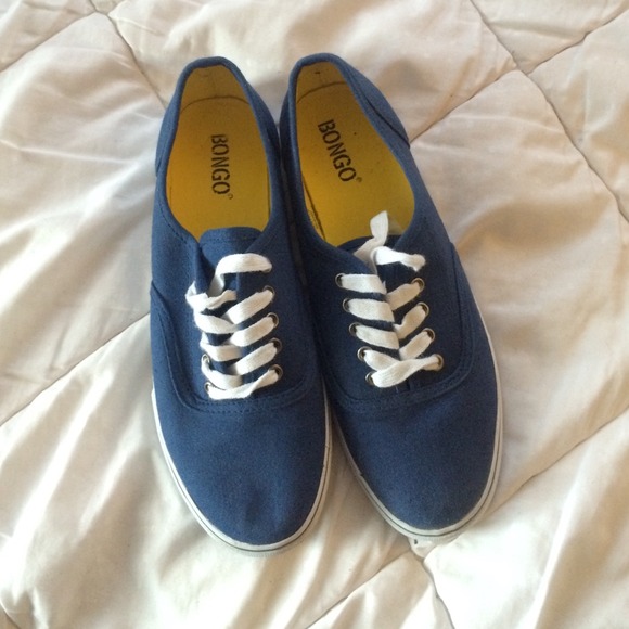 Bongo navy shoes.