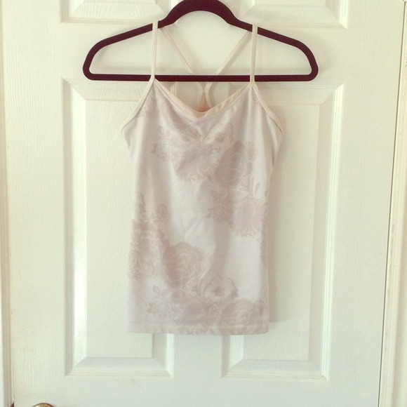 Lululemon top