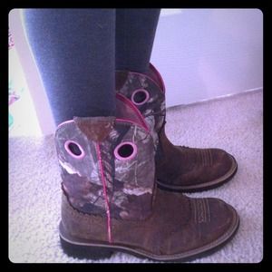 Ariat camo boots with pink trim