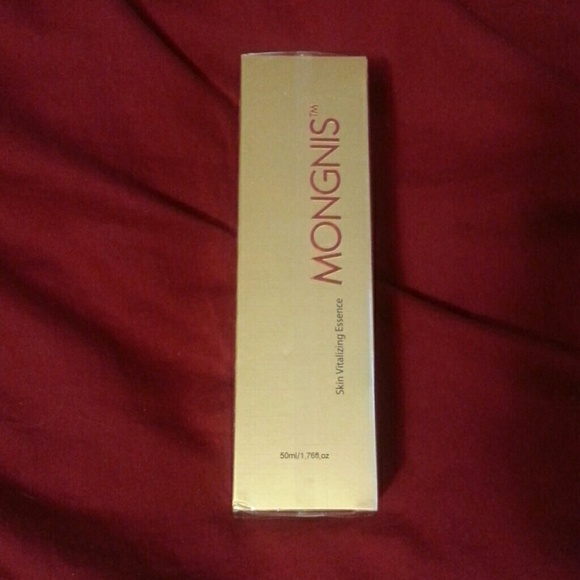 MONGNIS Skin Vitalizing Essence Face Mist