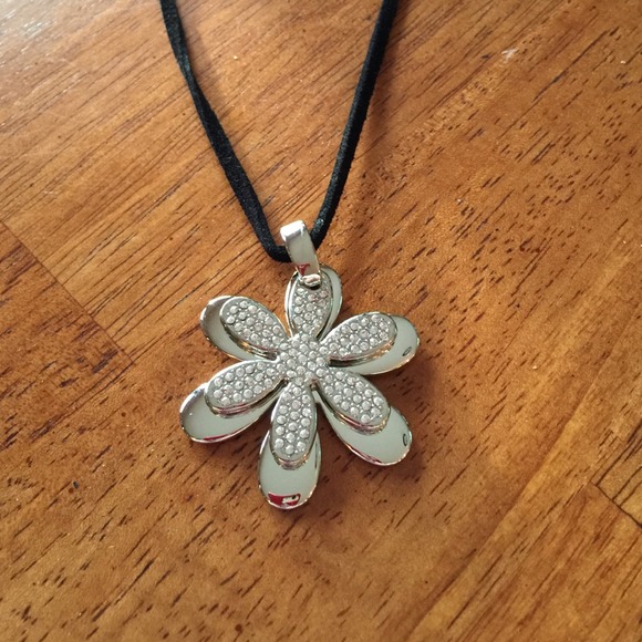 Silver and CZ daisy necklace