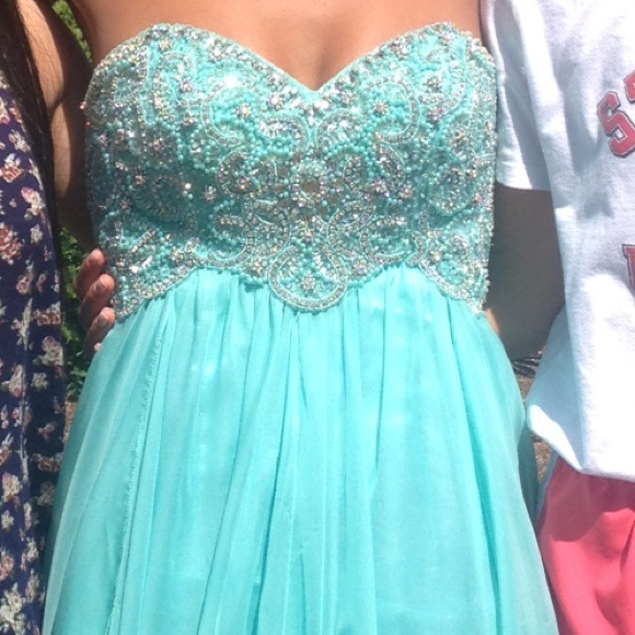 Prom Dress - Picture 2 of 4