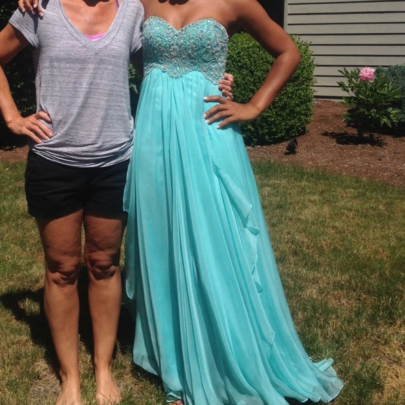 Prom Dress - Picture 3 of 4