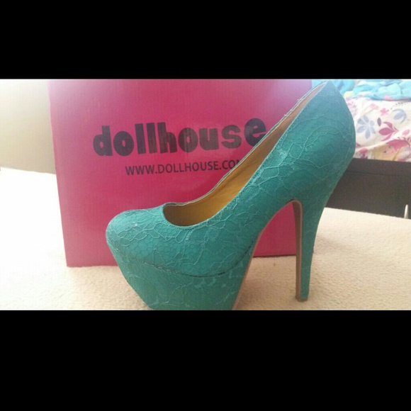 Sea green lace Allure Pumps