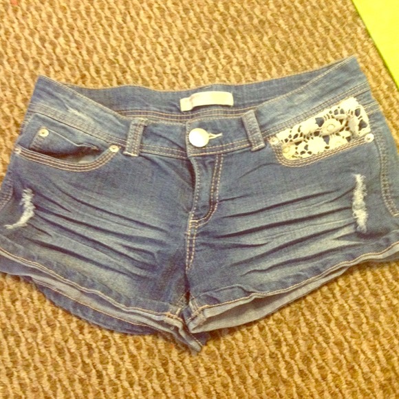 No boundaries shorts