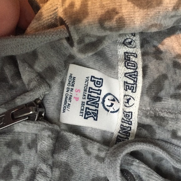 Pink by victoria secrets sweatshirt - Picture 4 of 4