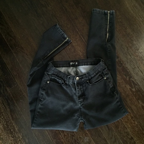 F21 Skinny Zipper Black Ankle Jeans
