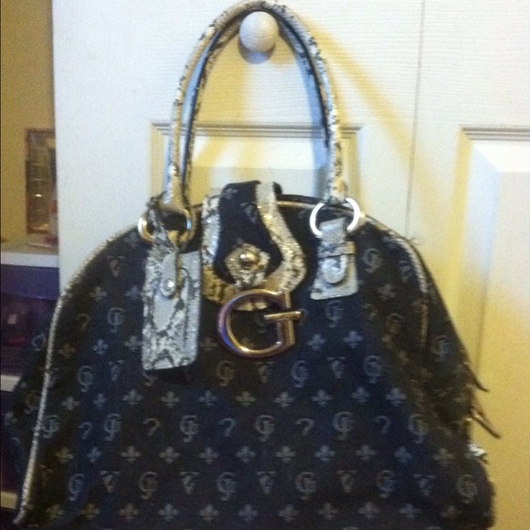 Guess overnight bag