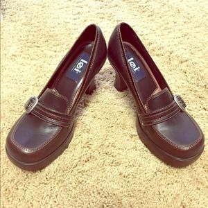 ✨LNWOB Brown L.E.I. heels✨
