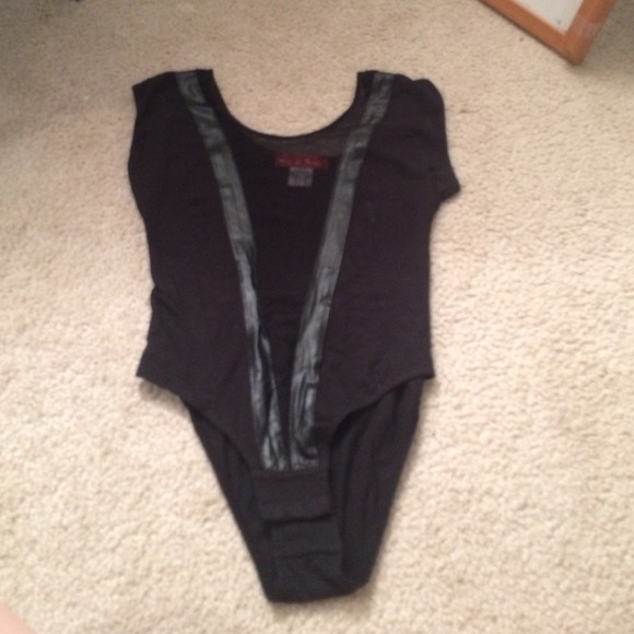 American Apparel Gloria V Bodysuit Look a like