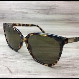 Gucci 57 mm Oversized Sunglasses