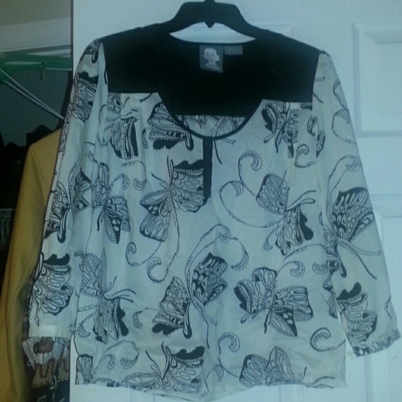 A butterfly print peasant top