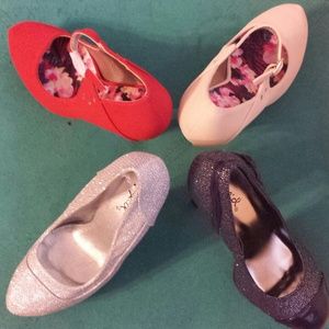 *BUNDLE!* 4 Pairs of heels for one great price!