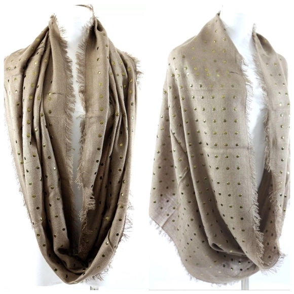 🍂 Metal Stud Scarf - Picture 2 of 3