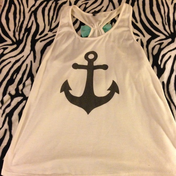 Anchor tank with bow back