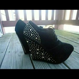 Body Central: Rhinestoned Wedges 💕
