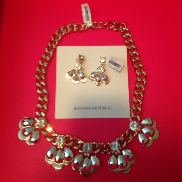 Banana Republic Jewelry - Banana republic gold silver necklace earring set