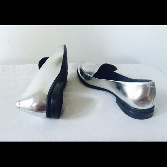 🔴❤️SOLD🔴❤️ silver sharks - Picture 3 of 4