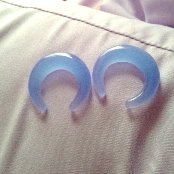 00 plugs