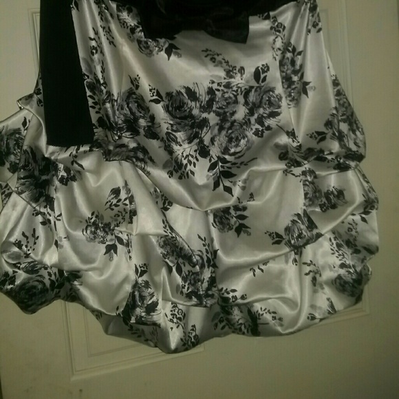 Silk Black and White Floral Strapless Dress - Picture 2 of 2