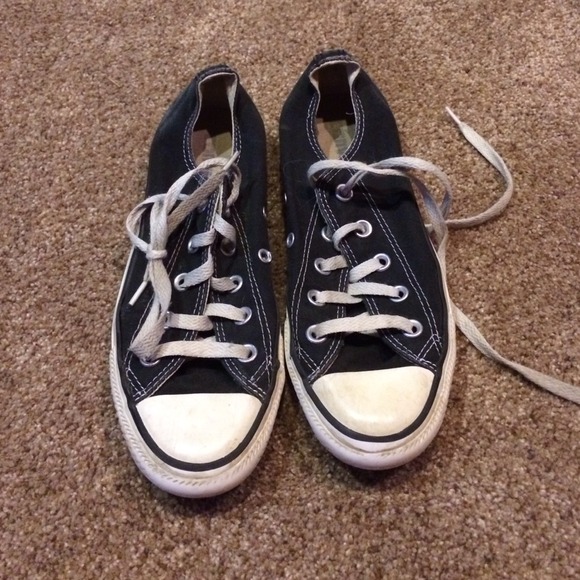 Black women's six converse.