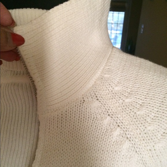 Off White Cotton Knit Sweater - Picture 4 of 4