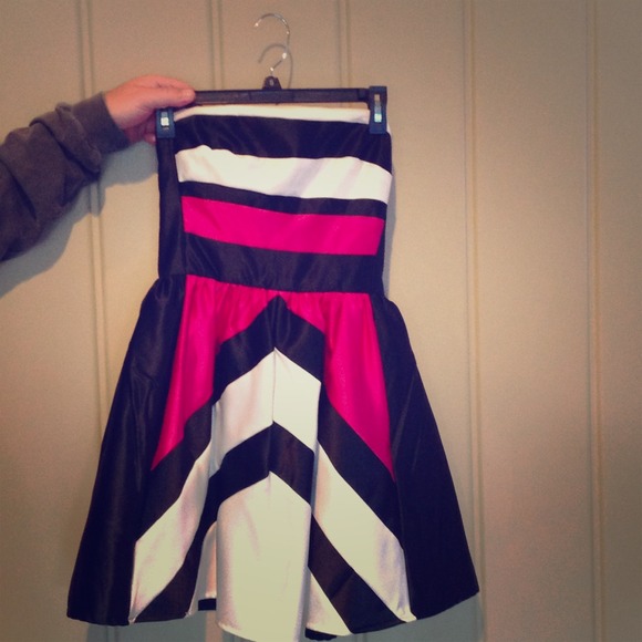 Color block strapless dress