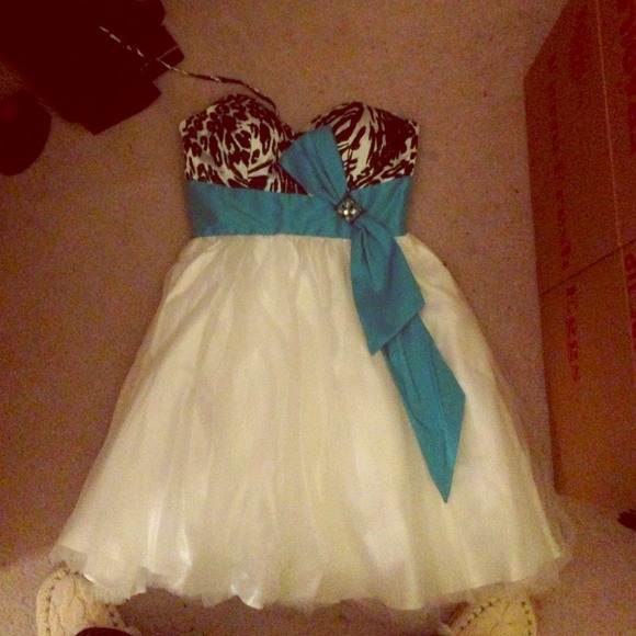 Junior prom/sweet 16 above the knee party dress