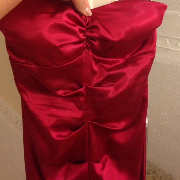 Beautiful, Simple Prom Dress! - Picture 2 of 4