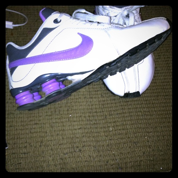 Nike shoxs purple