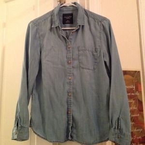 American Eagle chambray shirt
