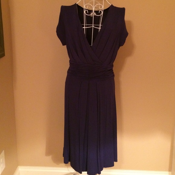 Beautiful flowing knit dress - Picture 2 of 4