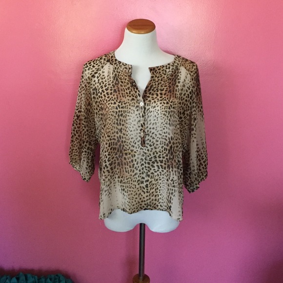 Cheetah Print 1/2 Button Top - Picture 1 of 2