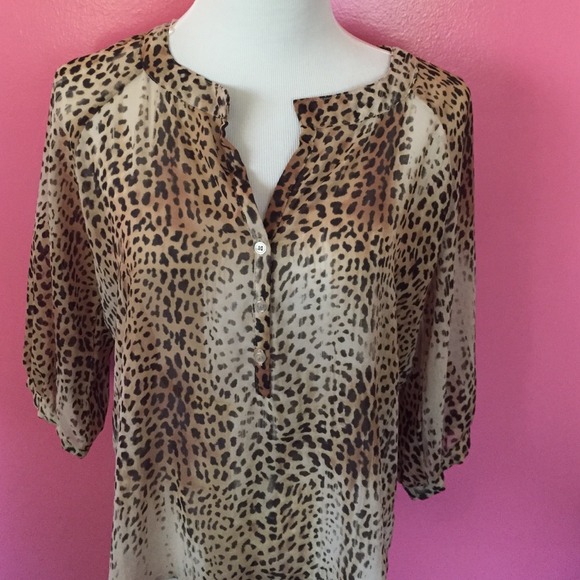 Cheetah Print 1/2 Button Top - Picture 2 of 2