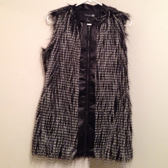 Forever 21 faux fur vest