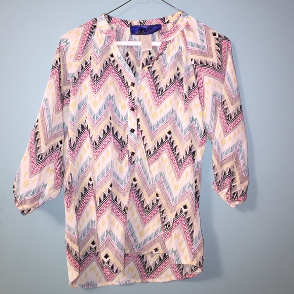 Quarter sleeve top