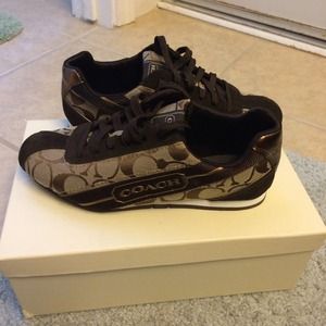 Coach Hilary shoes like new!