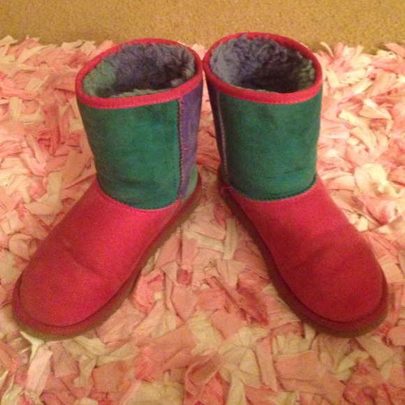 uggs - Picture 2 of 4