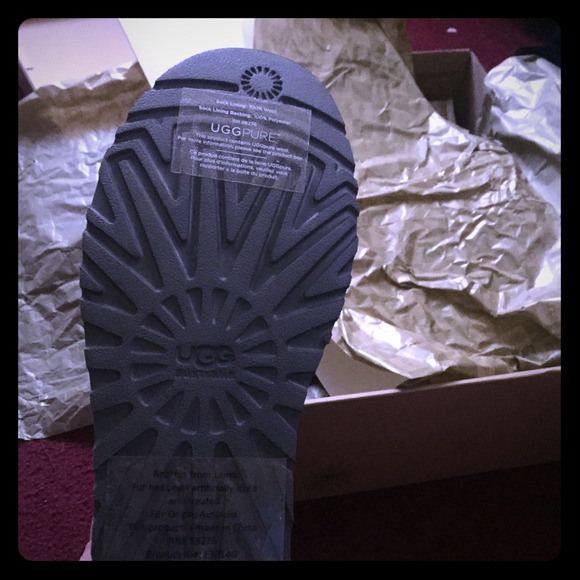 Authentic Brand new classic short uggs