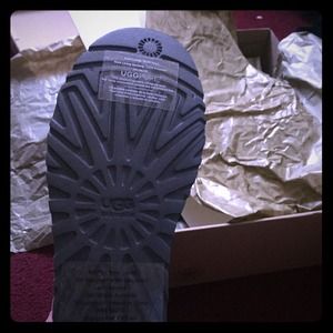 Authentic Brand new classic short uggs