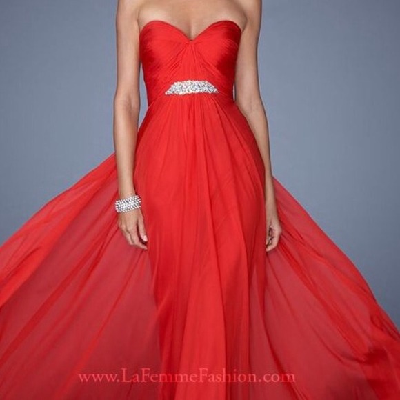 Red prom dress