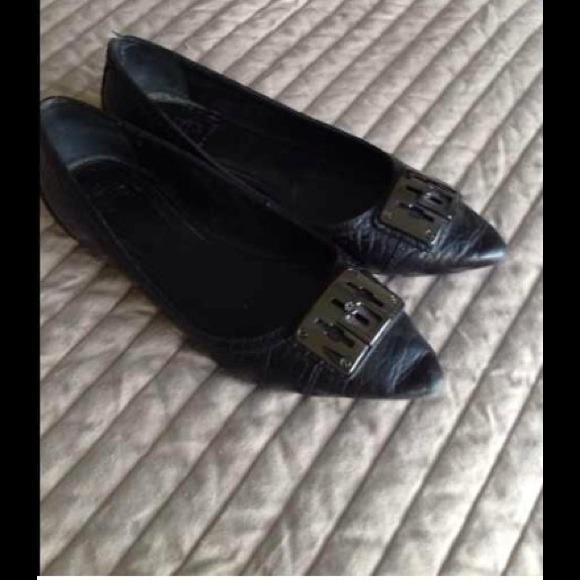 TORY BURCH FLATS! - Picture 1 of 3