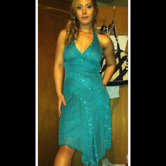 Sparkly turquoise formal - Picture 1 of 2