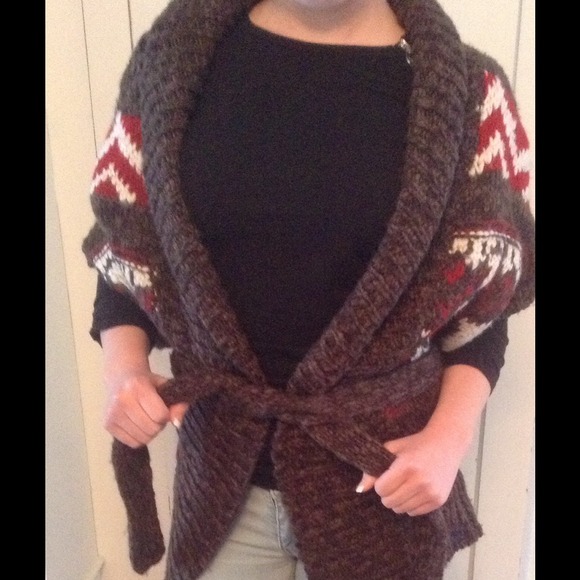 🌟FLASH SALE🌟ABERCROMBIE AND FITCH  SWEATER - Picture 2 of 4