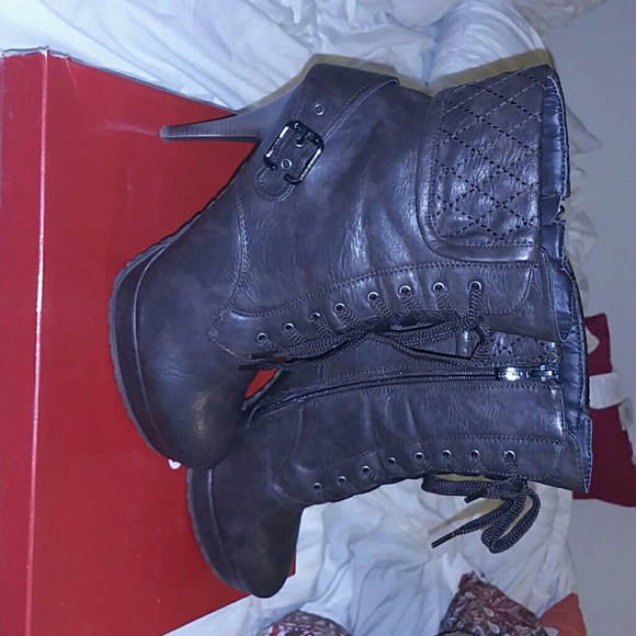Booties - Picture 4 of 4